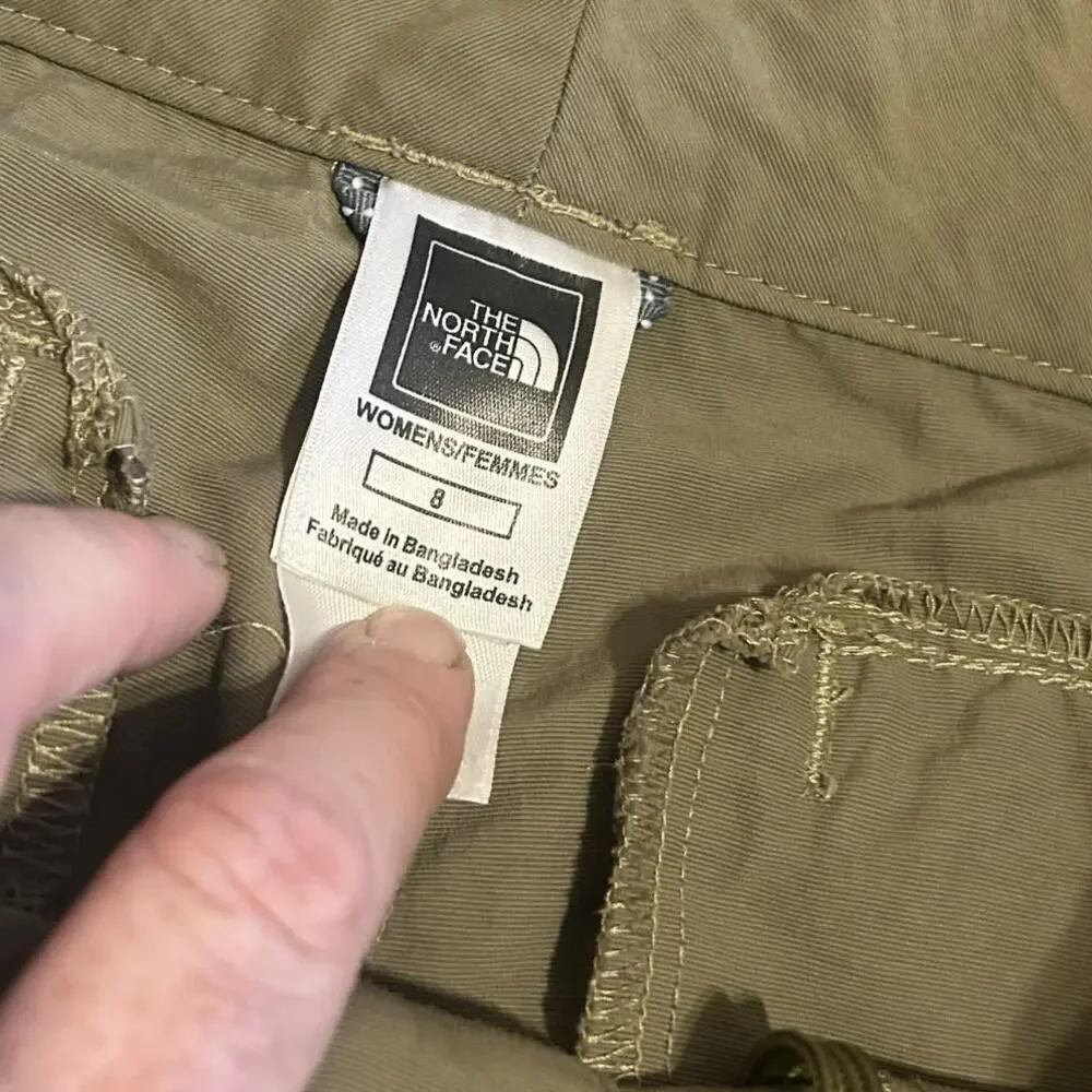 The North Face Women's Olve Green Cargo shorts size 8 - Picture 4 of 6